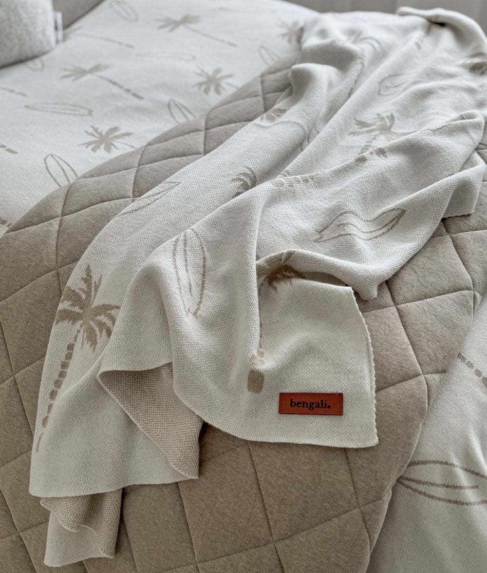 [PRE-ORDER] | Surfing Palm Blanket - Dune